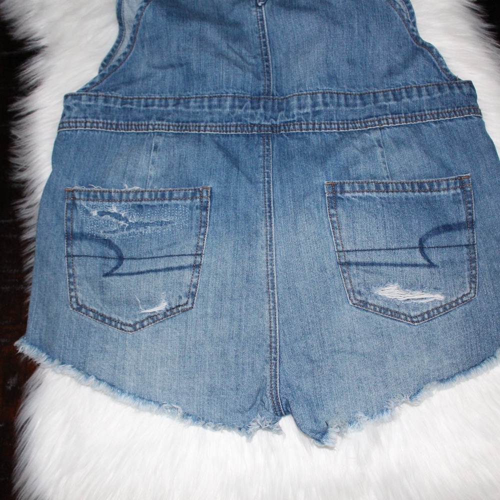 American Eagle, distressed  overalls jean Shorts Medium - Picture 6 of 9